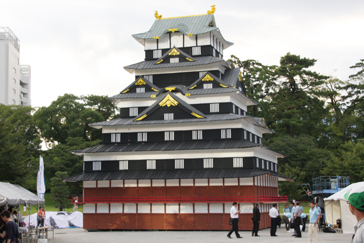 駿府天下泰平まつり模擬天守閣